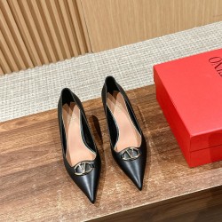 high-heeled shoes