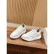  white sneakers 