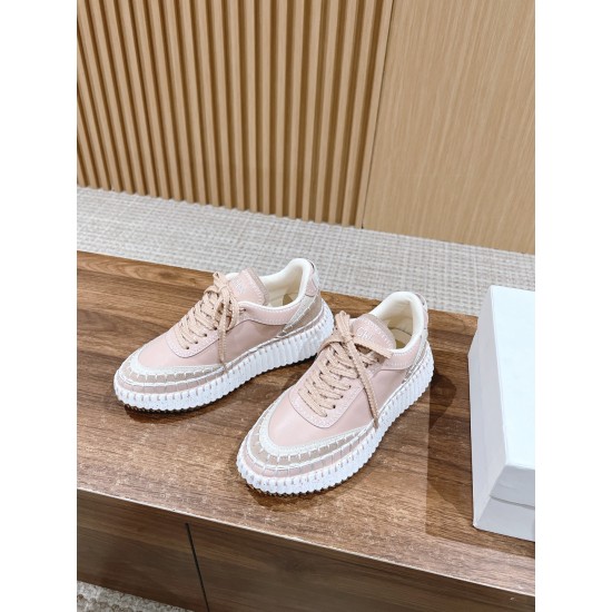  white sneakers 