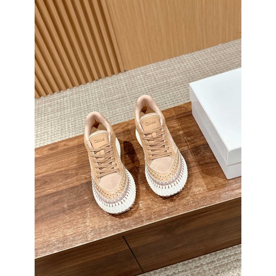  white sneakers 