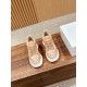  white sneakers 