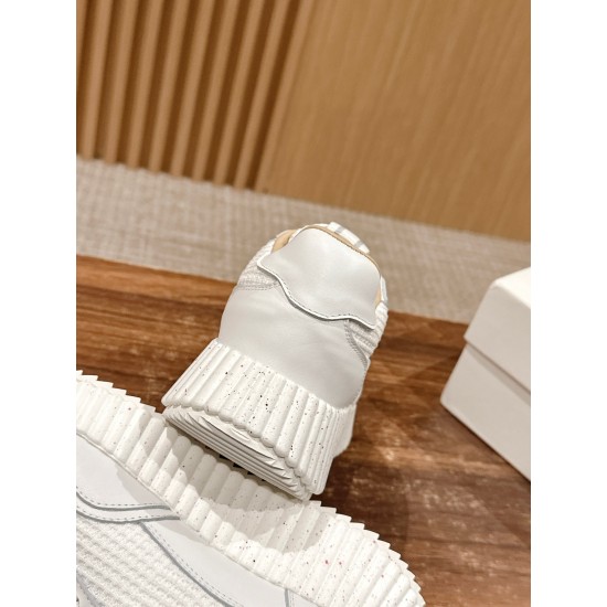  white sneakers 