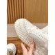  white sneakers 