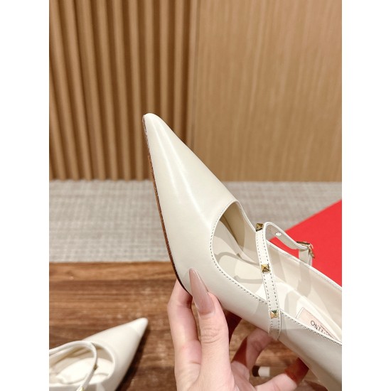 high-heeled shoes
