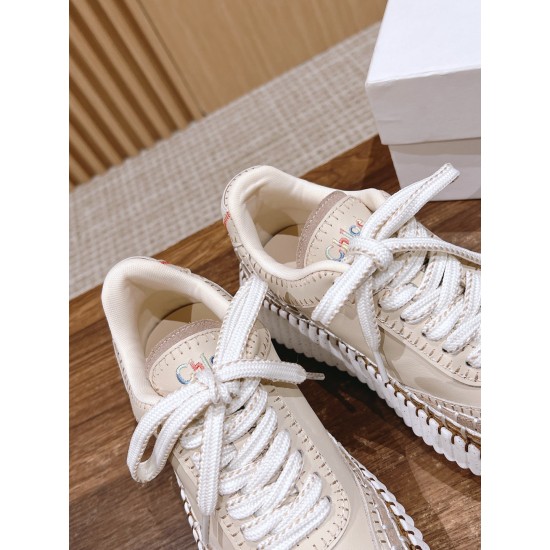  white sneakers 
