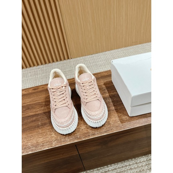  white sneakers 