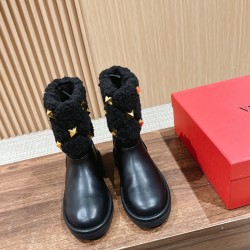 woolen boots