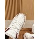  white sneakers 