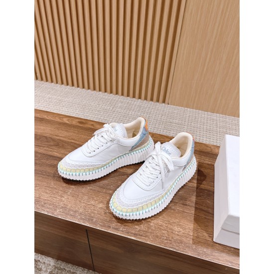  white sneakers 