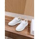  white sneakers 