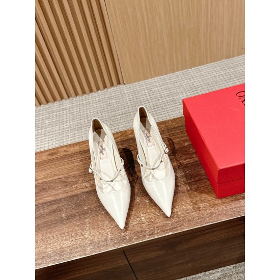 high-heeled shoes