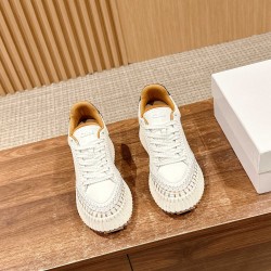  white sneakers 