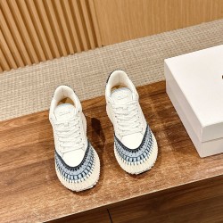  white sneakers 