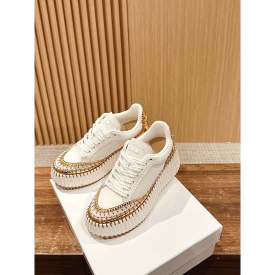  white sneakers 