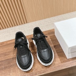  white sneakers 