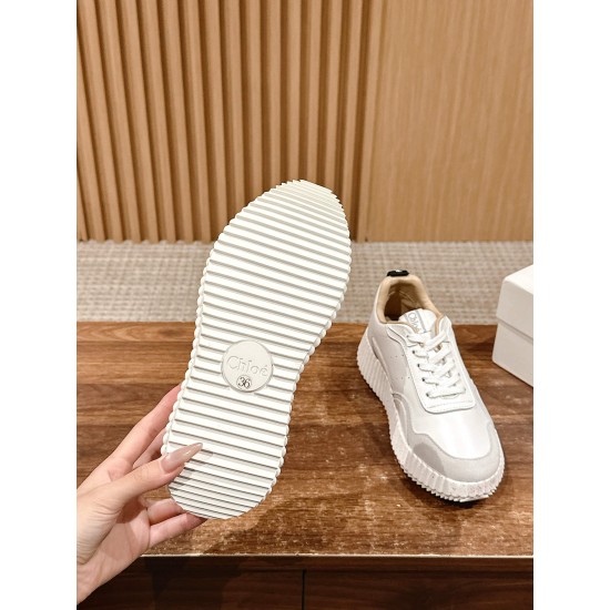  white sneakers 