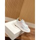  white sneakers 