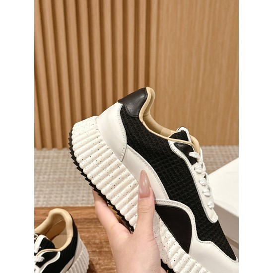  white sneakers 