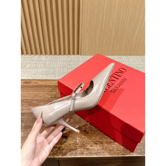 high-heeled shoes