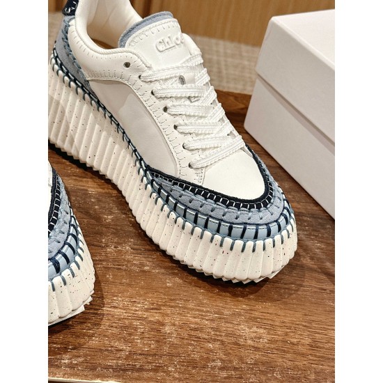  white sneakers 