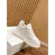  white sneakers 