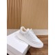  white sneakers 