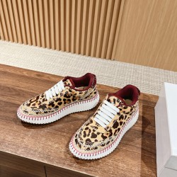  white sneakers 