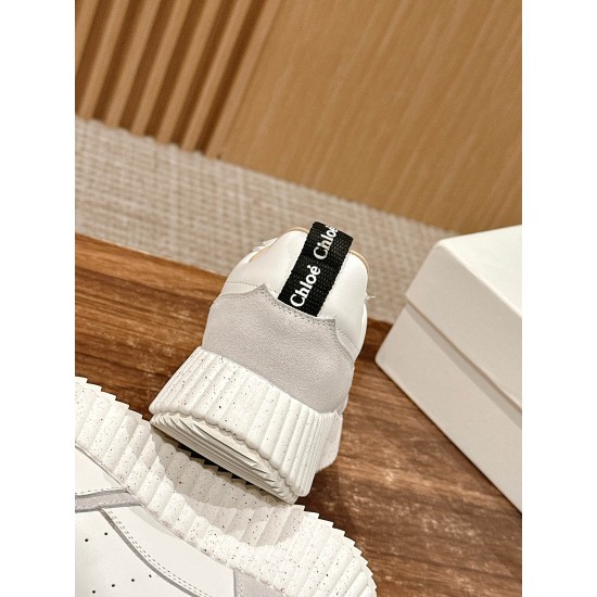  white sneakers 