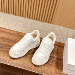  white sneakers 