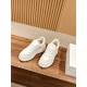  white sneakers 