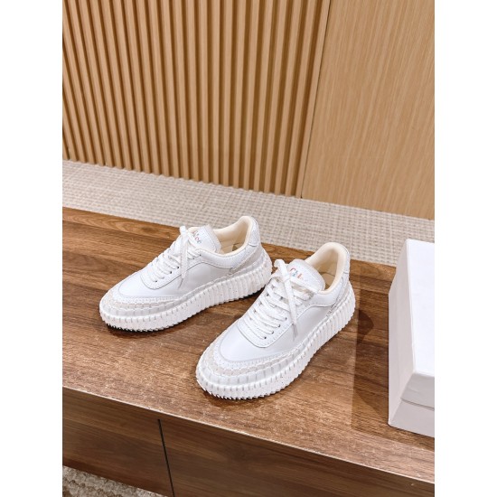  white sneakers 