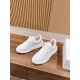  white sneakers 