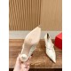 high-heeled shoes