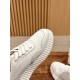  white sneakers 