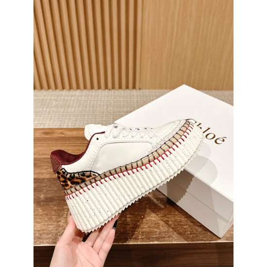  white sneakers 