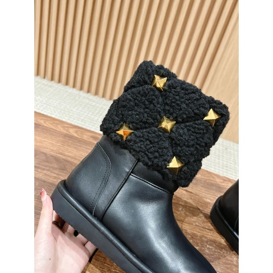 woolen boots