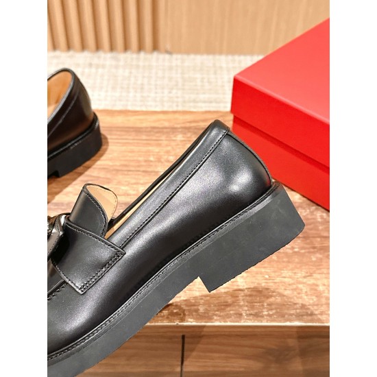 Loafers 