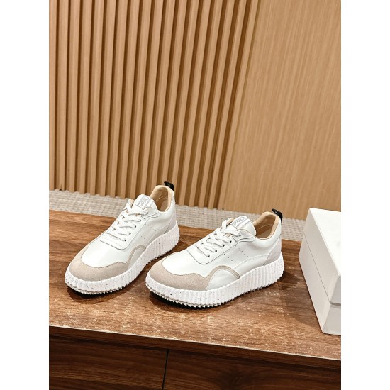 white sneakers 