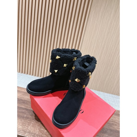 woolen boots