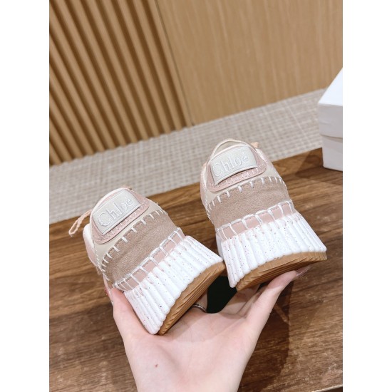  white sneakers 