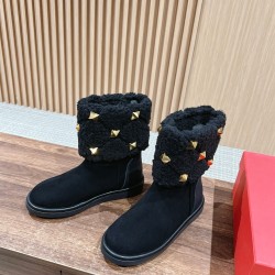 woolen boots