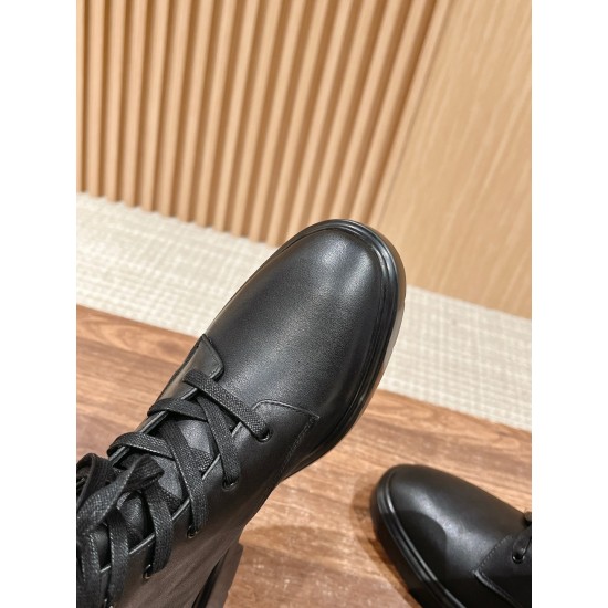 Stuart Weitzman boot
