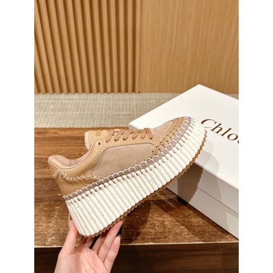  white sneakers 