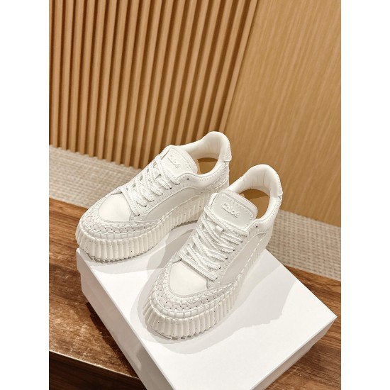  white sneakers 