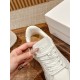  white sneakers 