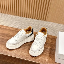  white sneakers 