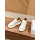  white sneakers 
