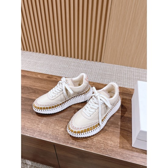  white sneakers 