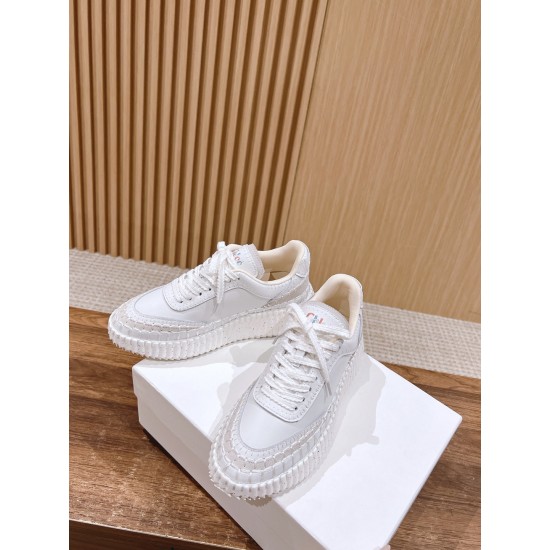  white sneakers 