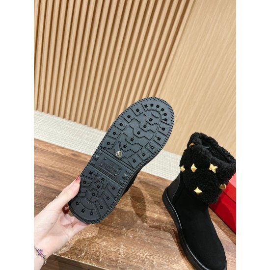 woolen boots